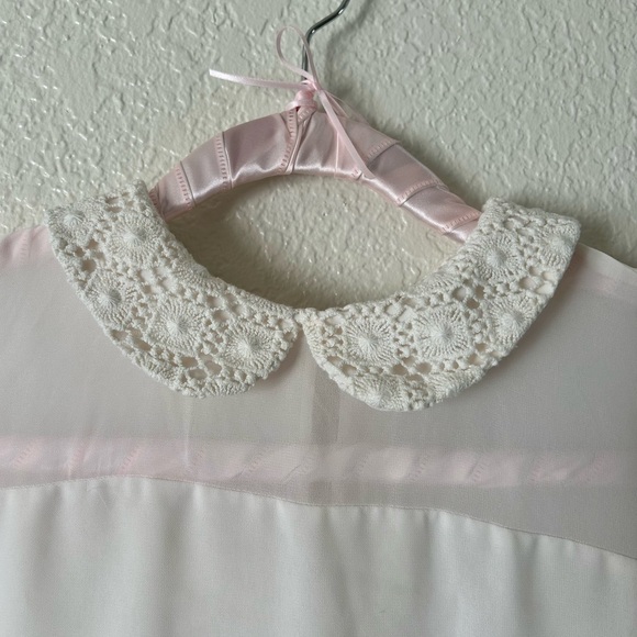 Sheer Ann Taylor Collared Sleeveless Blouse 🤍 - Picture 4 of 5